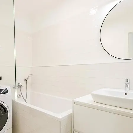 아파트 Urban With Possibility Of Parking *